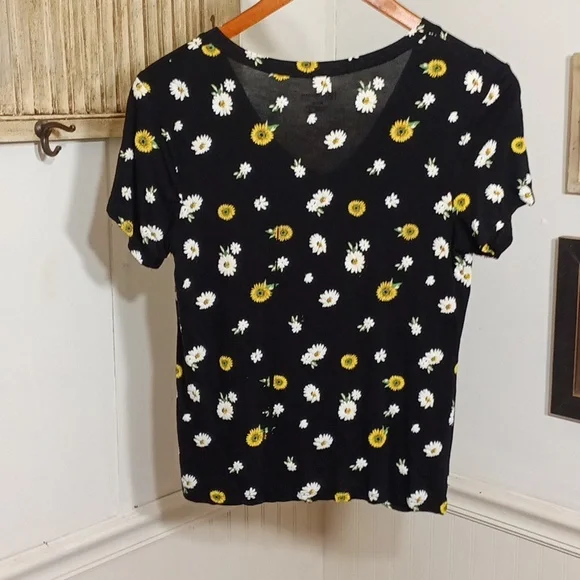 no boundaries floral print twisted front blouse (FLAWED) - Picture 6 of 6